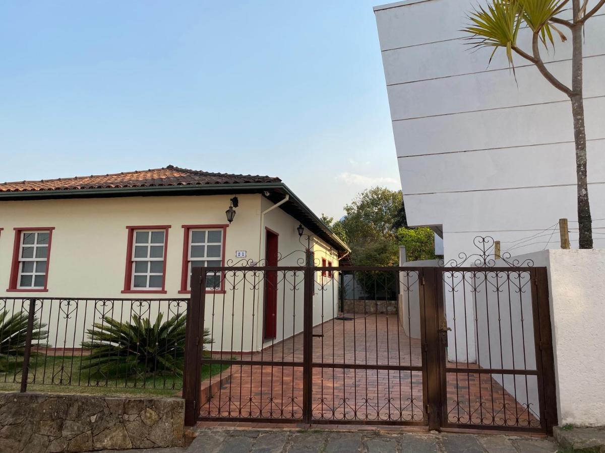 Casa No Centro Historico De Catas Altas Villa Buitenkant foto
